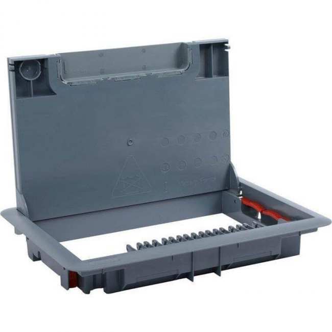 Κάλυμμα Με Πλαστικό Πλαίσιο Γκρι Για Βάση 8 ή 12 Στοιχείων 088000 LEGRAND