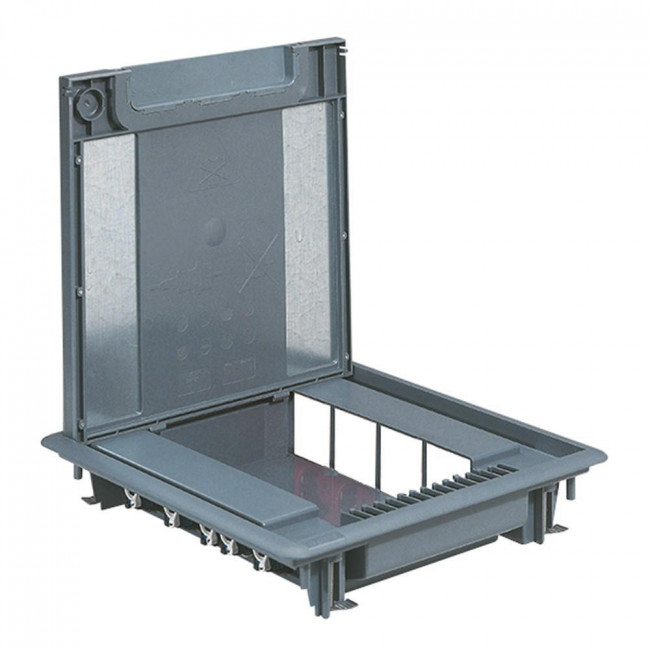 Ενδοδαπέδια Βάση Μηχανισμών 16 Στοιχείων Με Κάλυμμα 088070 LEGRAND