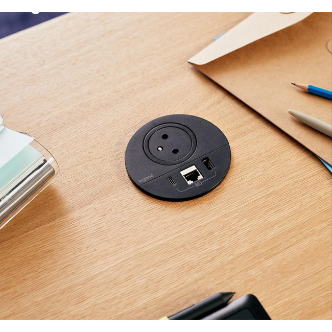 Πολύπριζο Γραφείου 1 Σούκο,2 USB Και RJ45 Μαύρο 654711 LEGRAND